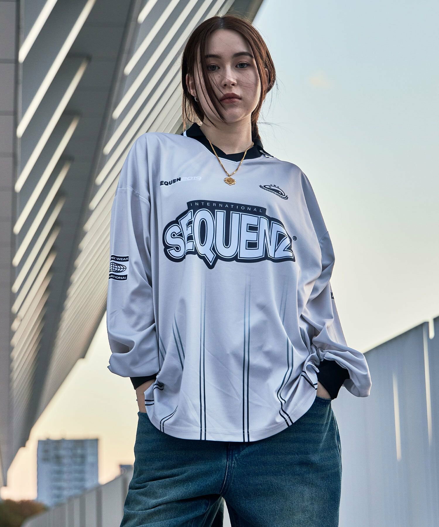 【SEQUENZ】 SQNZ L/S GAME SHIRT / ゲームシャツ ストライプ ビックシルエット ルーズフィット ブランドロゴ プルオーバー Vネック